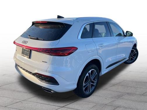 2025 Audi Q5 Premium Plus TFSI quattro S tronic