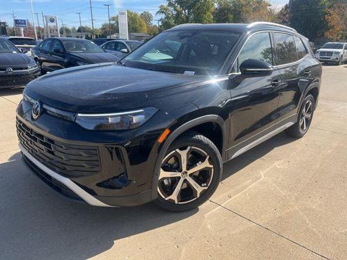 2025 Volkswagen Tiguan 2.0T SE 4MOTION