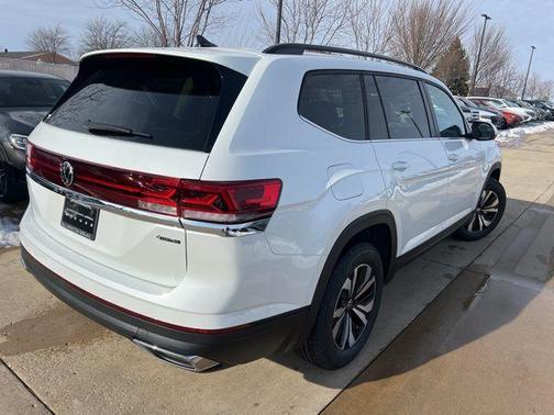 2026 Volkswagen Atlas 2.0T SE