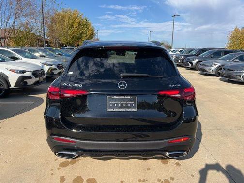 2026 Mercedes-Benz GLC 300 4MATIC