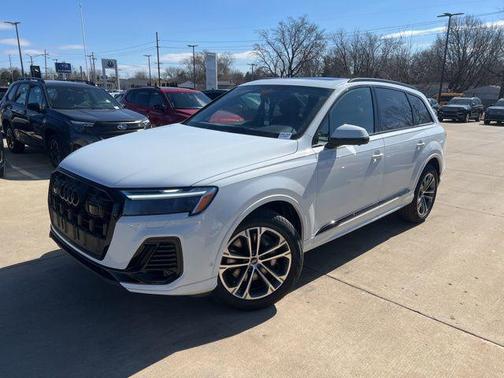 White 2026 Audi Q7 45 Premium