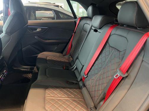 2026 Audi SQ8 4.0T Prestige