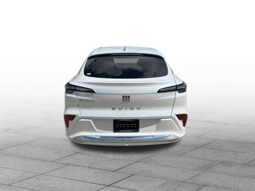 White Frost Tricoat 2025 Buick Envista Avenir FWD