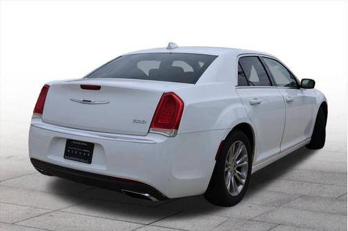 2017 Chrysler 300 Limited