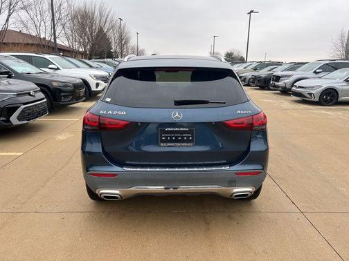 2021 Mercedes-Benz GLA 250 Base 4MATIC