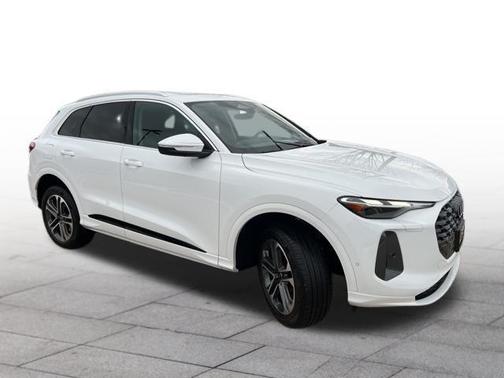 2025 Audi Q5 Premium TFSI quattro S tronic