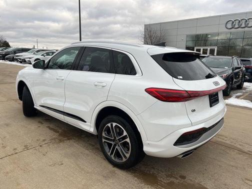 2025 Audi Q5 Premium TFSI quattro S tronic