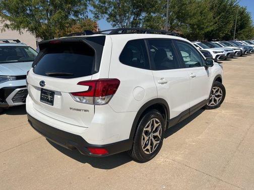 2024 Subaru Forester Premium