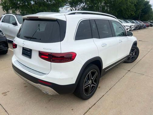 Polar White 2026 Mercedes-Benz GLB 250 4MATIC