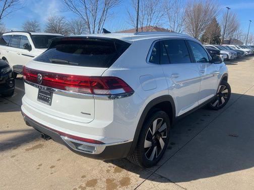 2026 Volkswagen Atlas Cross Sport 2.0T SEL