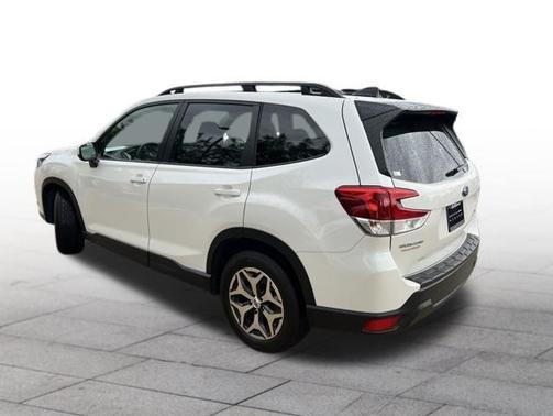 Crystal White Pearl 2024 Subaru Forester Premium