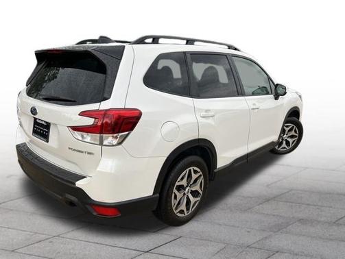 Crystal White Pearl 2024 Subaru Forester Premium