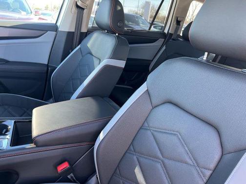 2026 Volkswagen Atlas Peak Edition