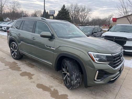 Avocado Green Pearl 2026 Volkswagen Atlas 2.0T SEL Premium R-Line 4MOTION SUV