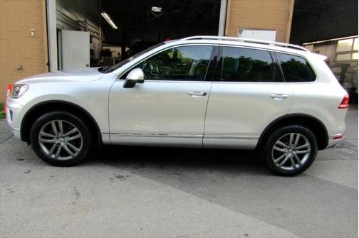 2015 Volkswagen Touareg V6 Lux