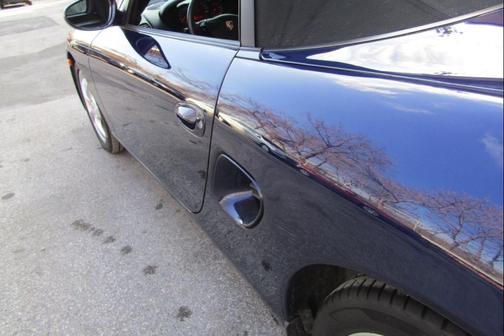 2002 Porsche Boxster 2dr Roadster Tiptronic