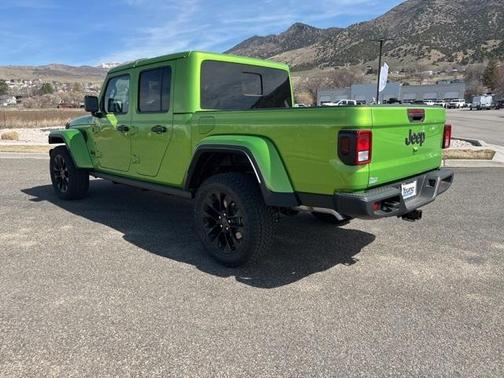 2025 Jeep Gladiator Sport