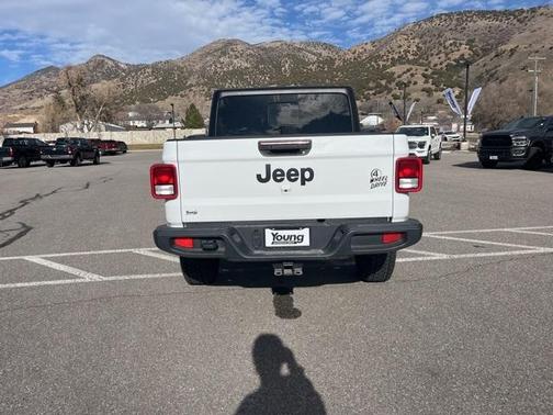 2023 Jeep Gladiator Sport