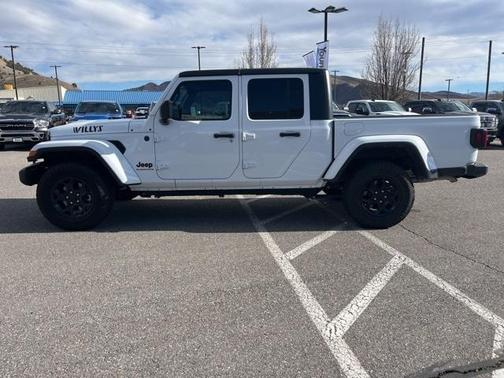 2023 Jeep Gladiator Sport