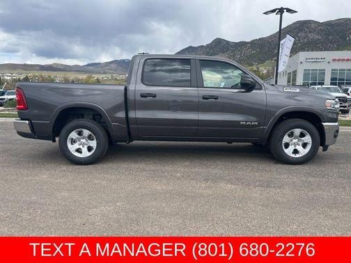 Granite Crystal Clearcoat Metallic 2026 RAM 1500 Big Horn/Lone Star