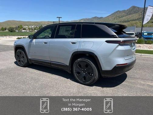 Silver Zynith Clearcoat 2025 Jeep Wagoneer S Launch Edition