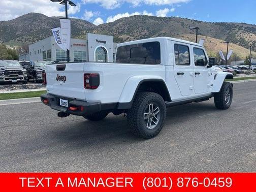 Bright White Clearcoat 2026 Jeep Gladiator Mojave