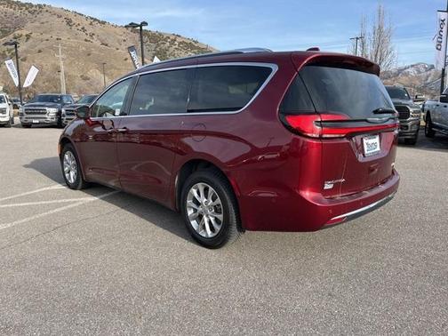 2021 Chrysler Pacifica Touring-L