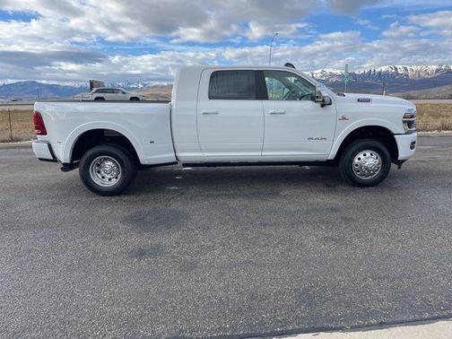 Bright White Clearcoat 2026 RAM 3500 Limited