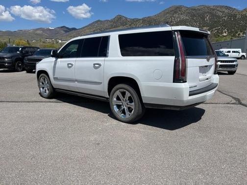 2017 Cadillac Escalade ESV Platinum