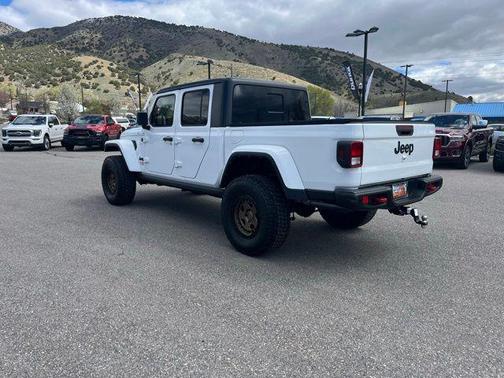 Bright White Clearcoat 2023 Jeep Gladiator Sport