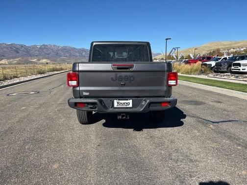 2025 Jeep Gladiator Sport