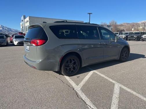 2020 Chrysler Pacifica Touring-L Plus