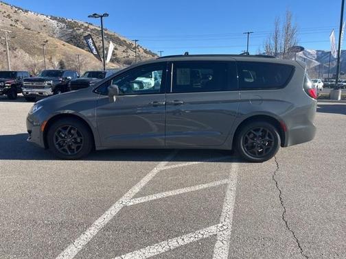 2020 Chrysler Pacifica Touring-L Plus