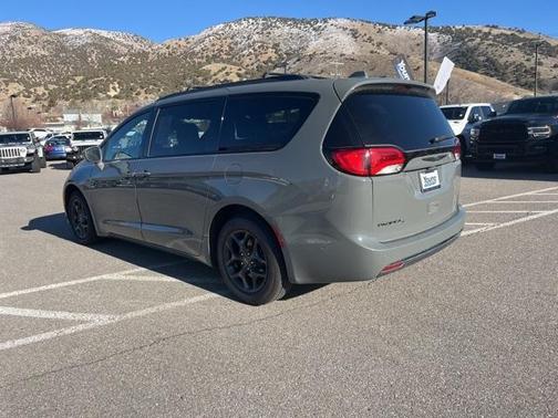 2020 Chrysler Pacifica Touring-L Plus