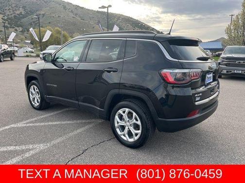 Diamond Black 2024 Jeep Compass Latitude