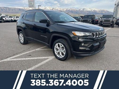 Diamond Black 2024 Jeep Compass Latitude