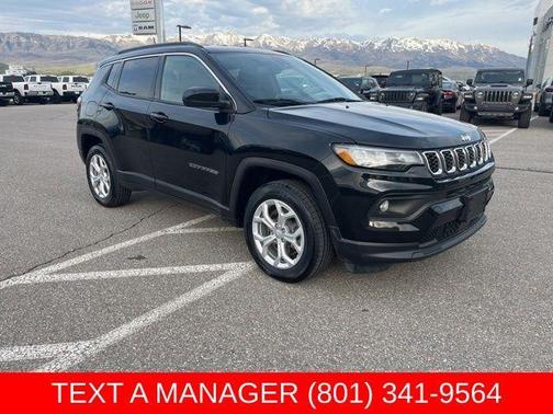 Diamond Black 2024 Jeep Compass Latitude