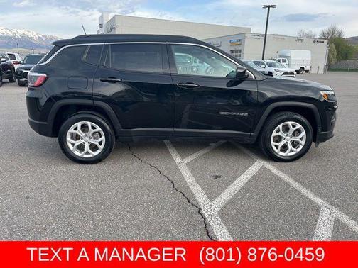 Diamond Black 2024 Jeep Compass Latitude