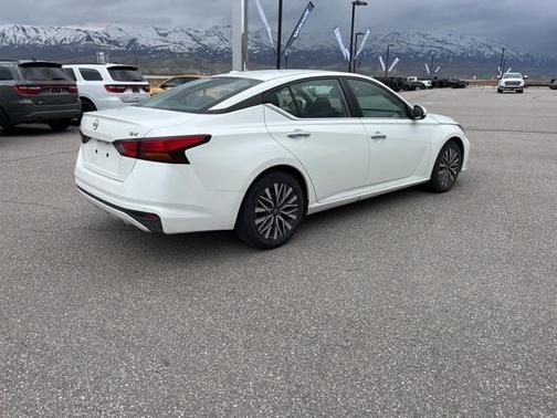 2023 Nissan Altima 2.5 SV