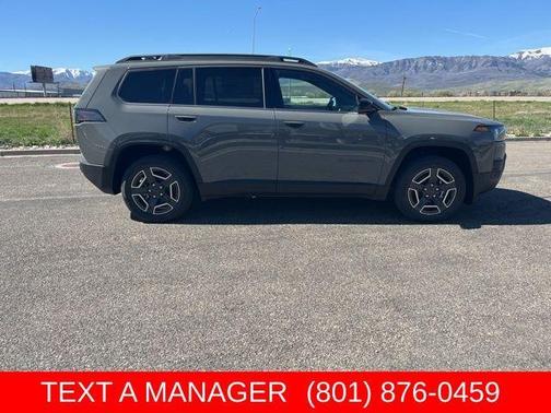 Sting Gray Clearcoat 2026 Jeep Cherokee LAREDO/LIMITED