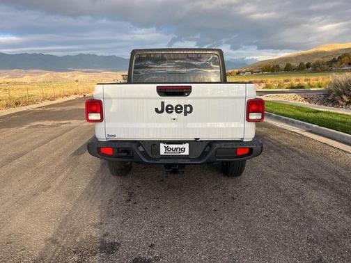 2025 Jeep Gladiator Sport