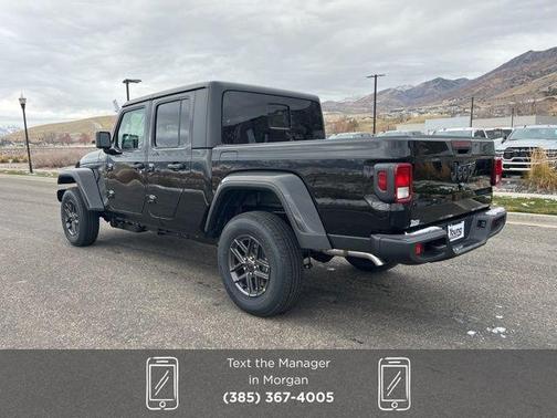 Black Clearcoat 2026 Jeep Gladiator Sport