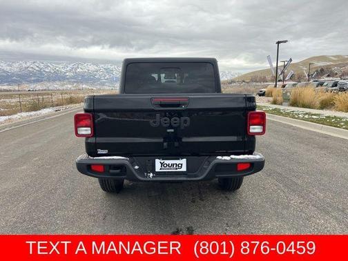 Black Clearcoat 2026 Jeep Gladiator Sport