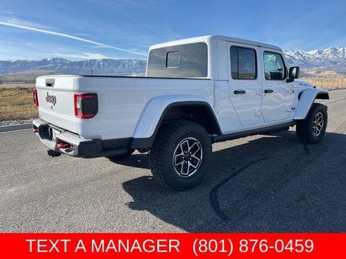 Bright White Clearcoat 2026 Jeep Gladiator Rubicon