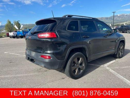 Brilliant Black Crystal Pearlcoat 2016 Jeep Cherokee Latitude