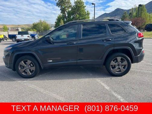 Brilliant Black Crystal Pearlcoat 2016 Jeep Cherokee Latitude