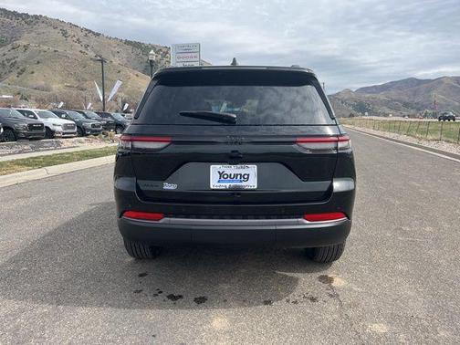 2026 Jeep Grand Cherokee Laredo