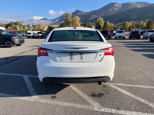2013 Chrysler 200 Limited