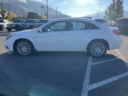 2013 Chrysler 200 Limited