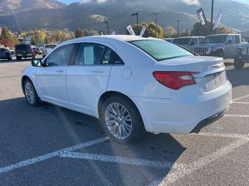 2013 Chrysler 200 Limited